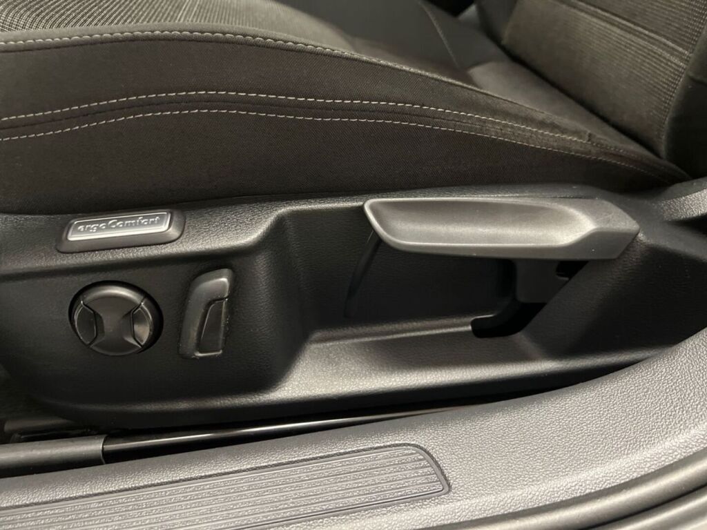 Volkswagen Passat 2015 Valkoinen
