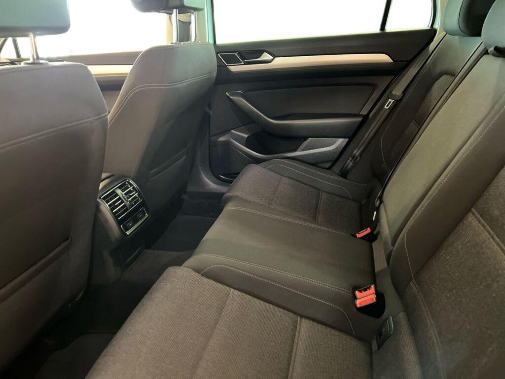 Volkswagen Passat 2015 Valkoinen