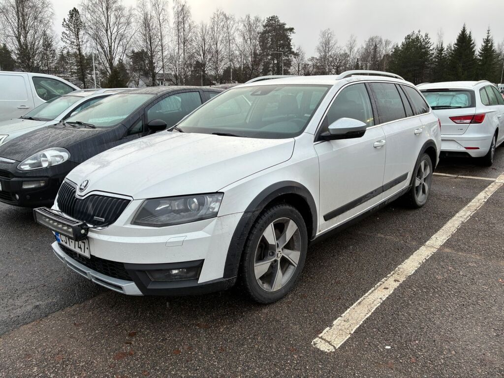 Skoda Octavia 2015 Valkoinen