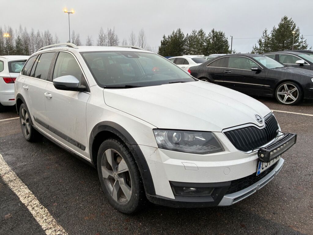 Skoda Octavia 2015 Valkoinen