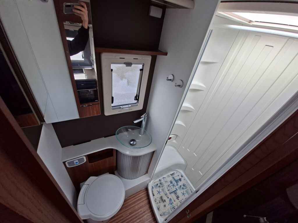 Adria Matrix Supreme M 687 SL 2015 Valkoinen