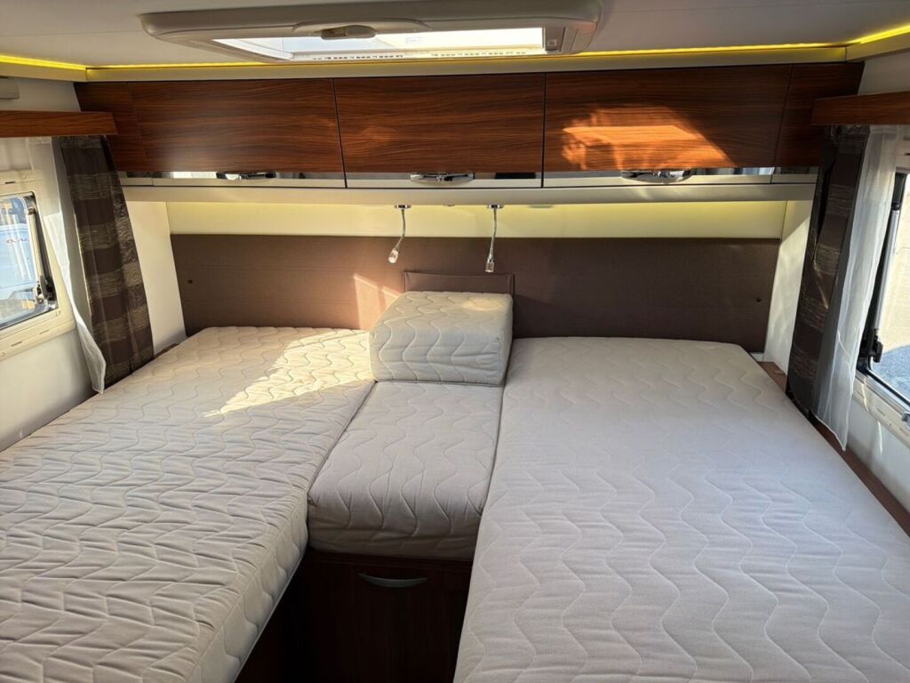 Adria Matrix Supreme M 687 SL 2015 Valkoinen