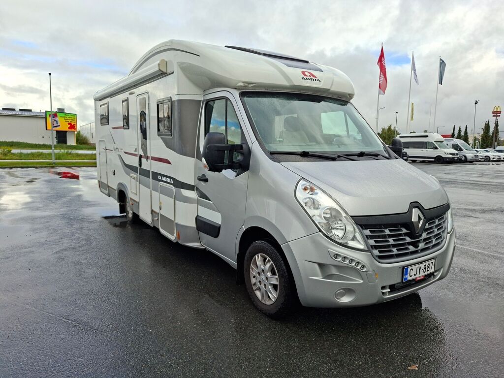 Adria Matrix Supreme M 687 SL 2015 Valkoinen
