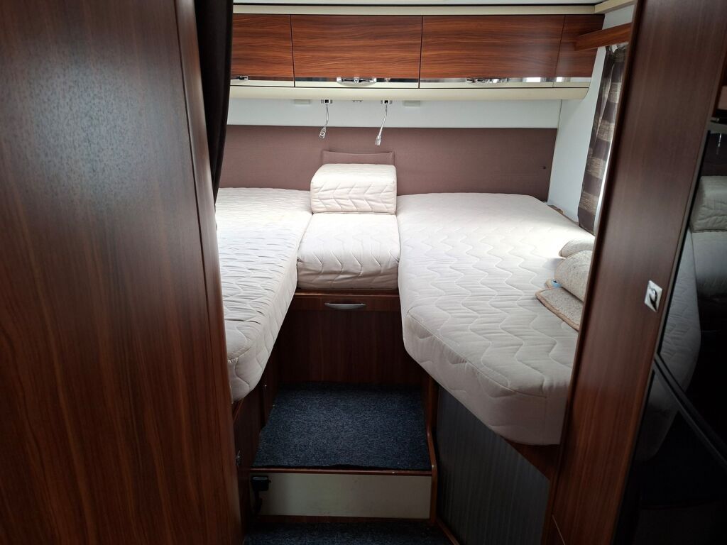 Adria Matrix Supreme M 687 SL 2015 Valkoinen