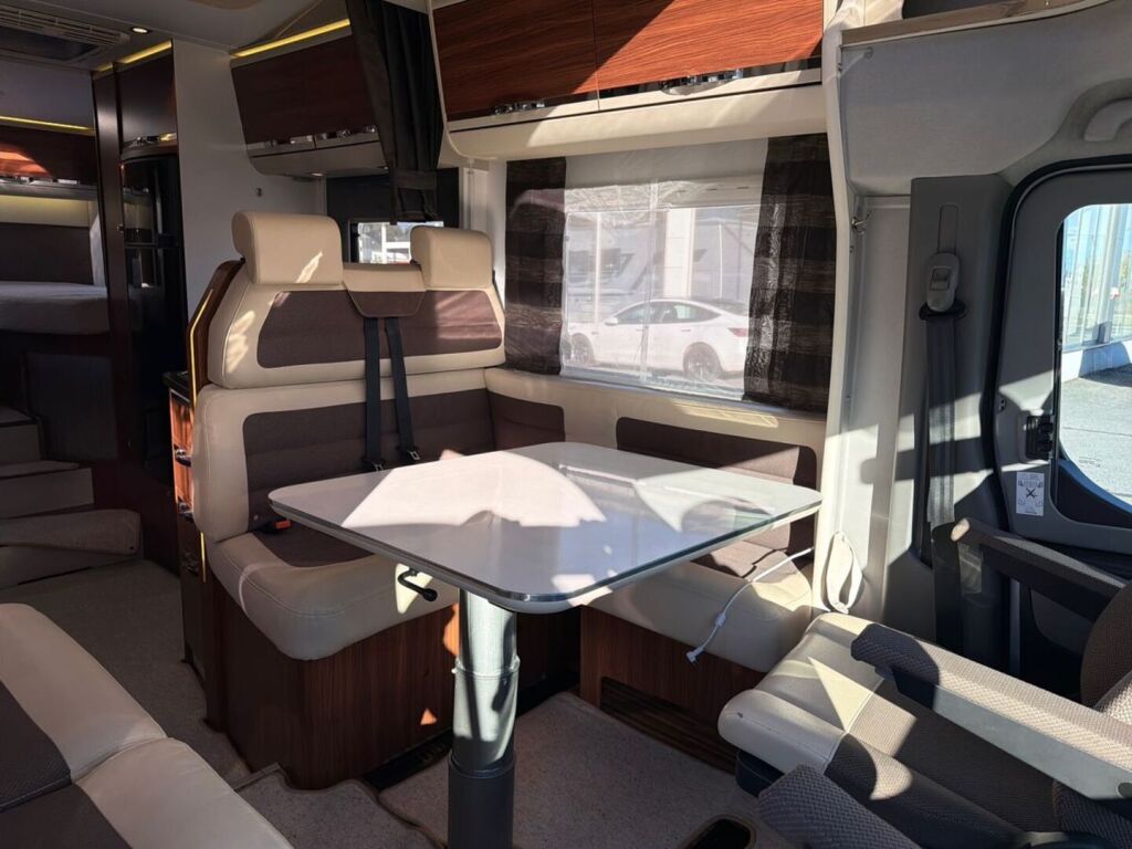 Adria Matrix Supreme M 687 SL 2015 Valkoinen