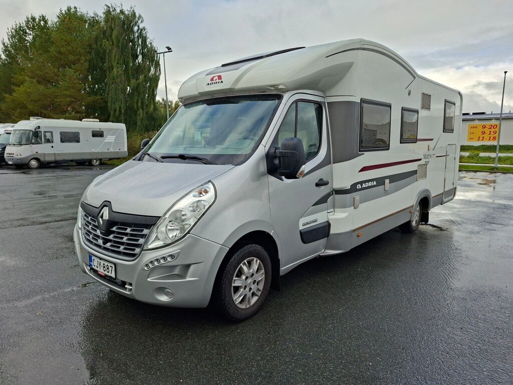 Adria Matrix Supreme M 687 SL 2015 Valkoinen