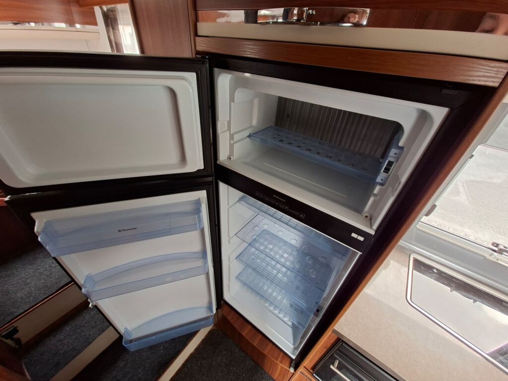 Adria Matrix Supreme M 687 SL 2015 Valkoinen