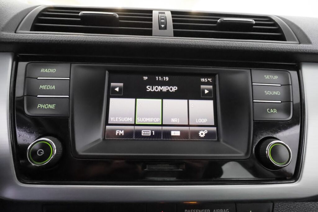 Skoda Fabia 2015 Punainen