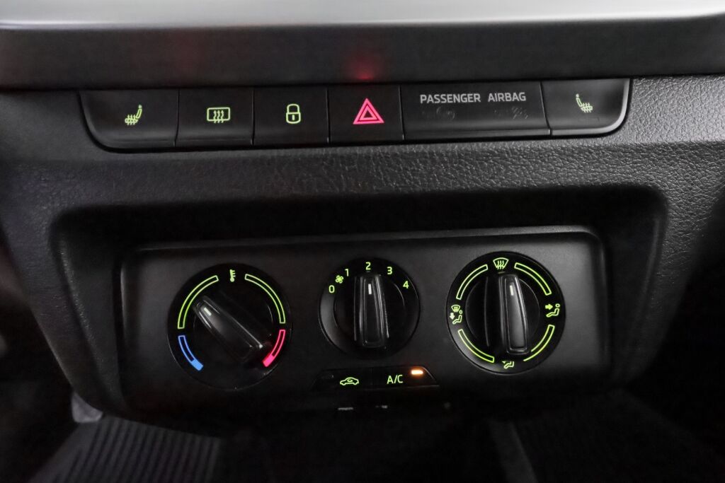 Skoda Fabia 2015 Punainen