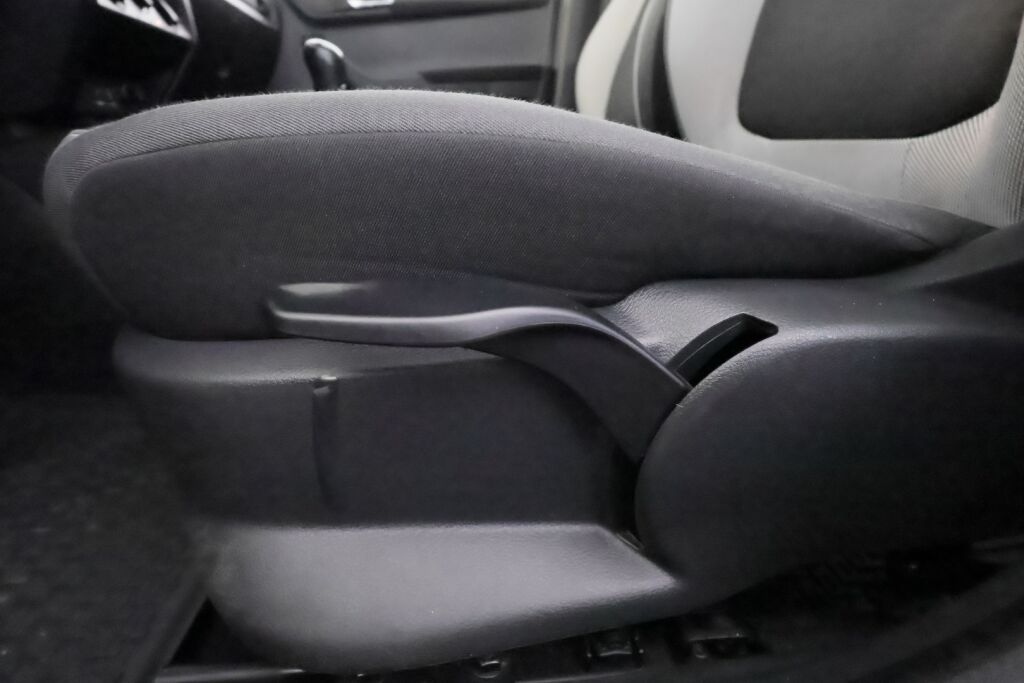 Skoda Fabia 2015 Punainen