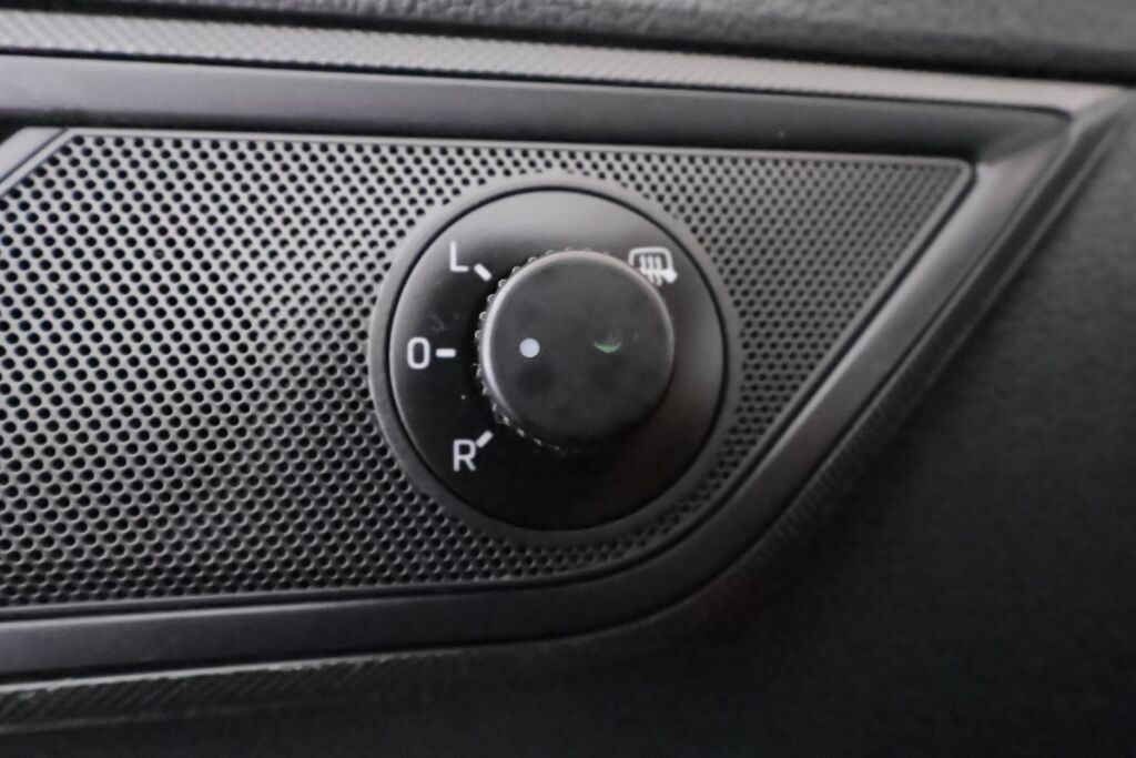 Skoda Fabia 2015 Punainen