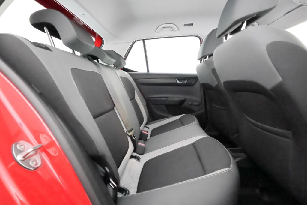 Skoda Fabia 2015 Punainen