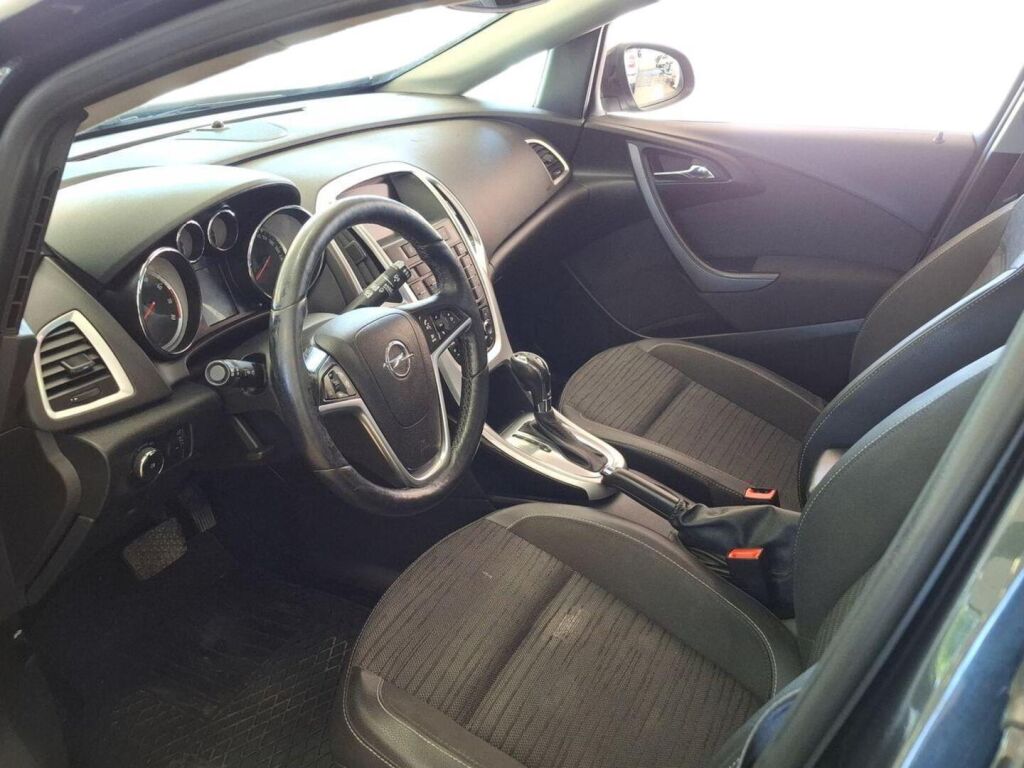 Opel Astra 2016 Musta
