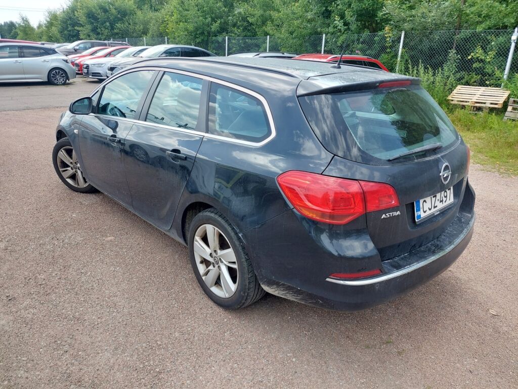 Opel Astra 2016 Musta