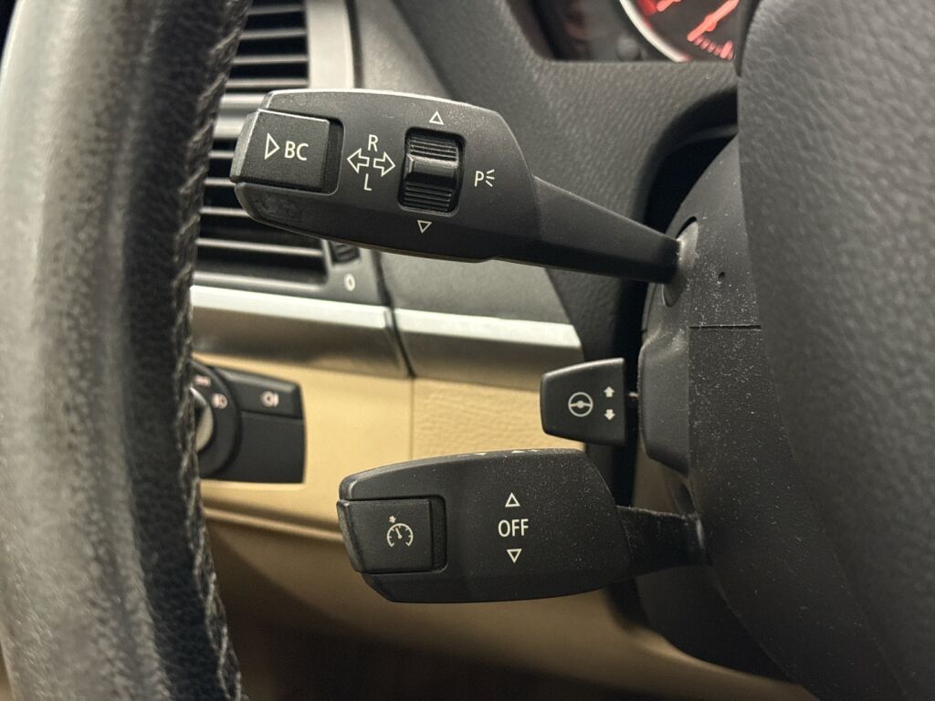 BMW X5 2007 Ruskea (beige)