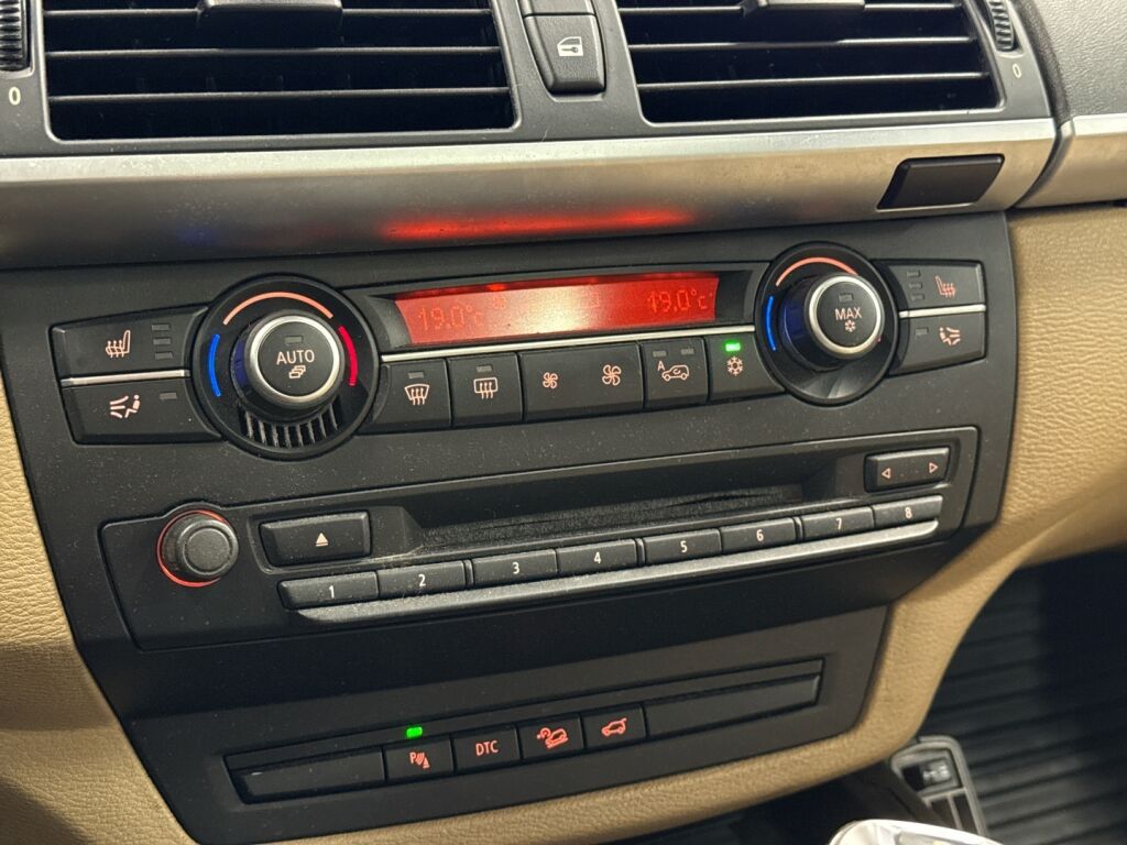 BMW X5 2007 Ruskea (beige)