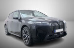 BMW iX 2022 Musta