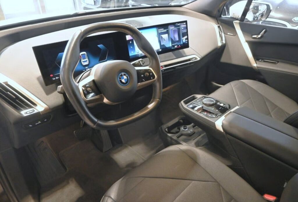 BMW iX 2022 Valkoinen (Mineral White)
