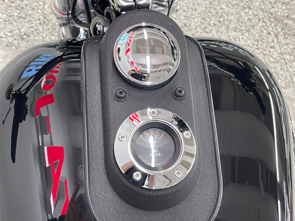 Harley-davidson DYNA 2003 