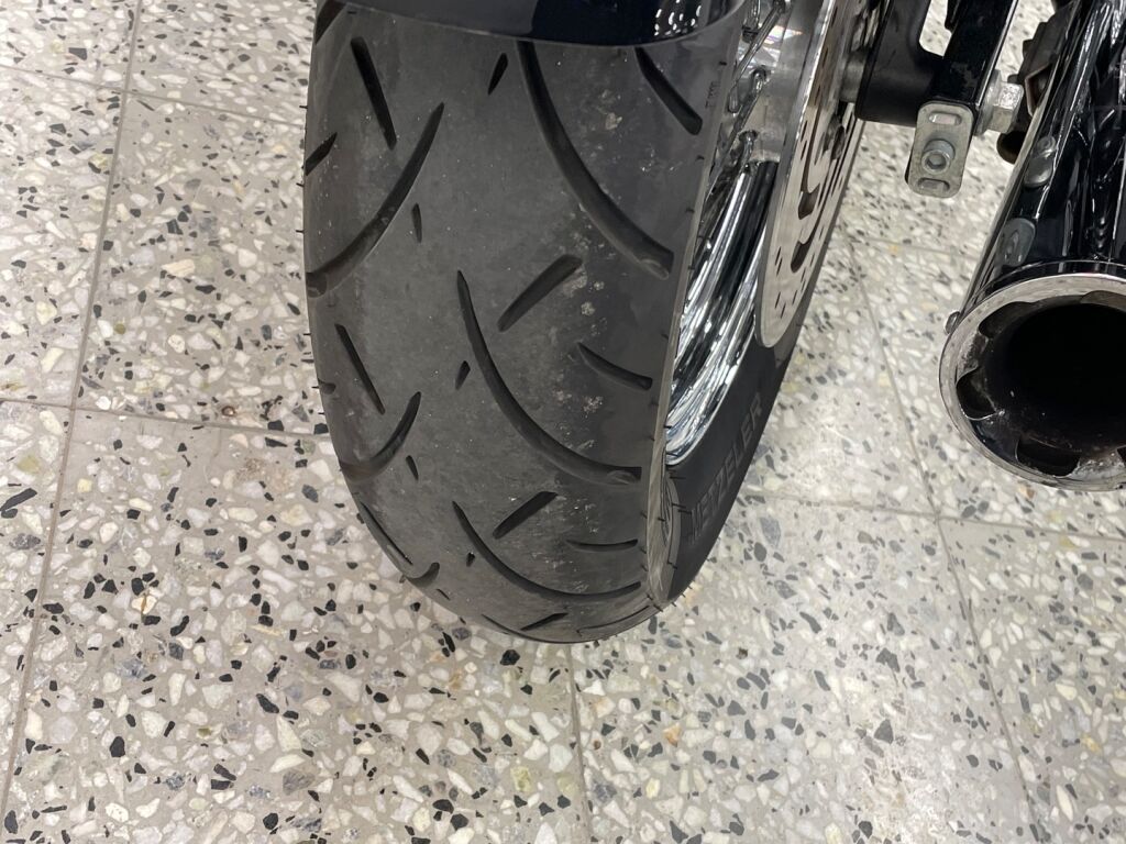 Harley-davidson DYNA 2003 