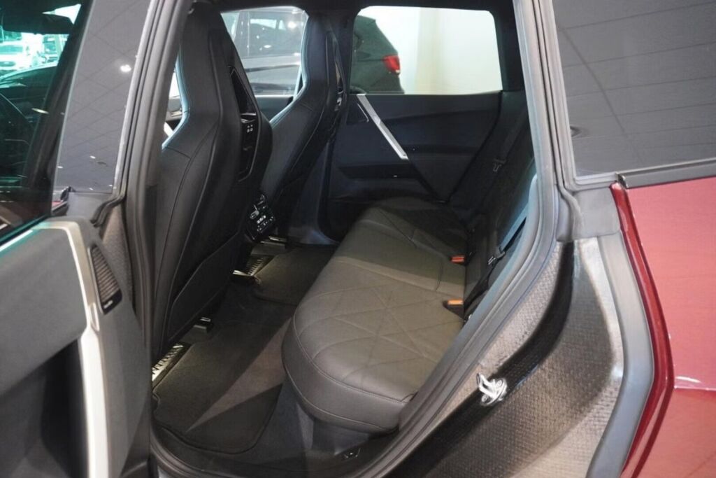 BMW iX 2022 Punainen