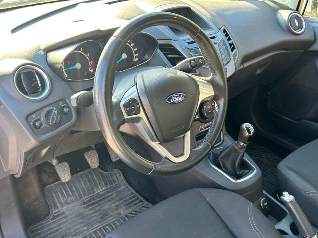 Ford Fiesta 2016 Valkoinen