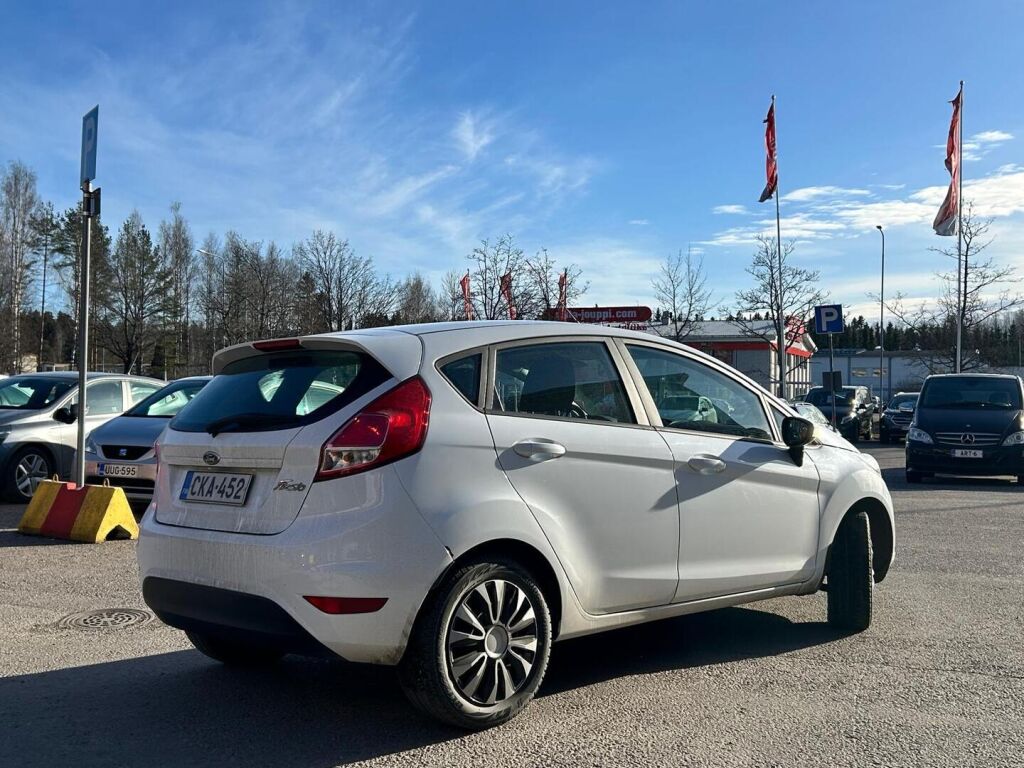Ford Fiesta 2016 Valkoinen