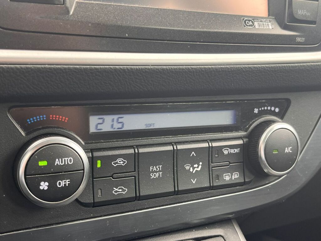 Toyota Auris 2013 Valkoinen
