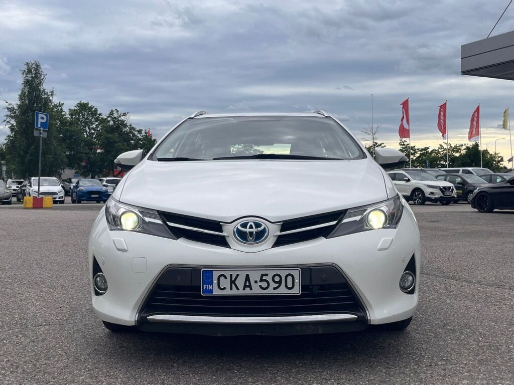 Toyota Auris 2013 Valkoinen