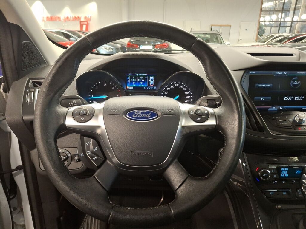 Ford Kuga 2016 Valkoinen