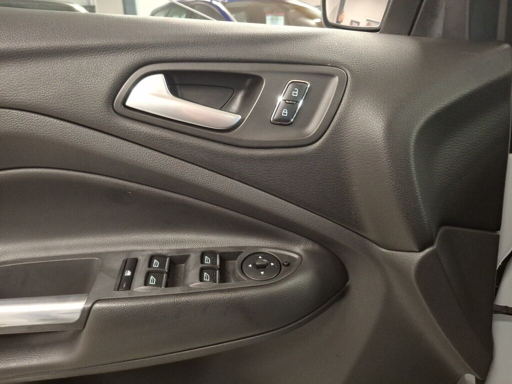 Ford Kuga 2016 Valkoinen