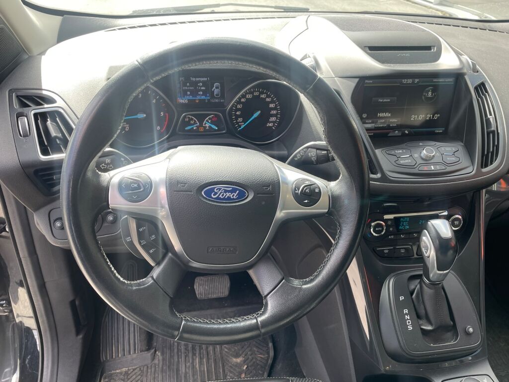 Ford Kuga 2016 Musta