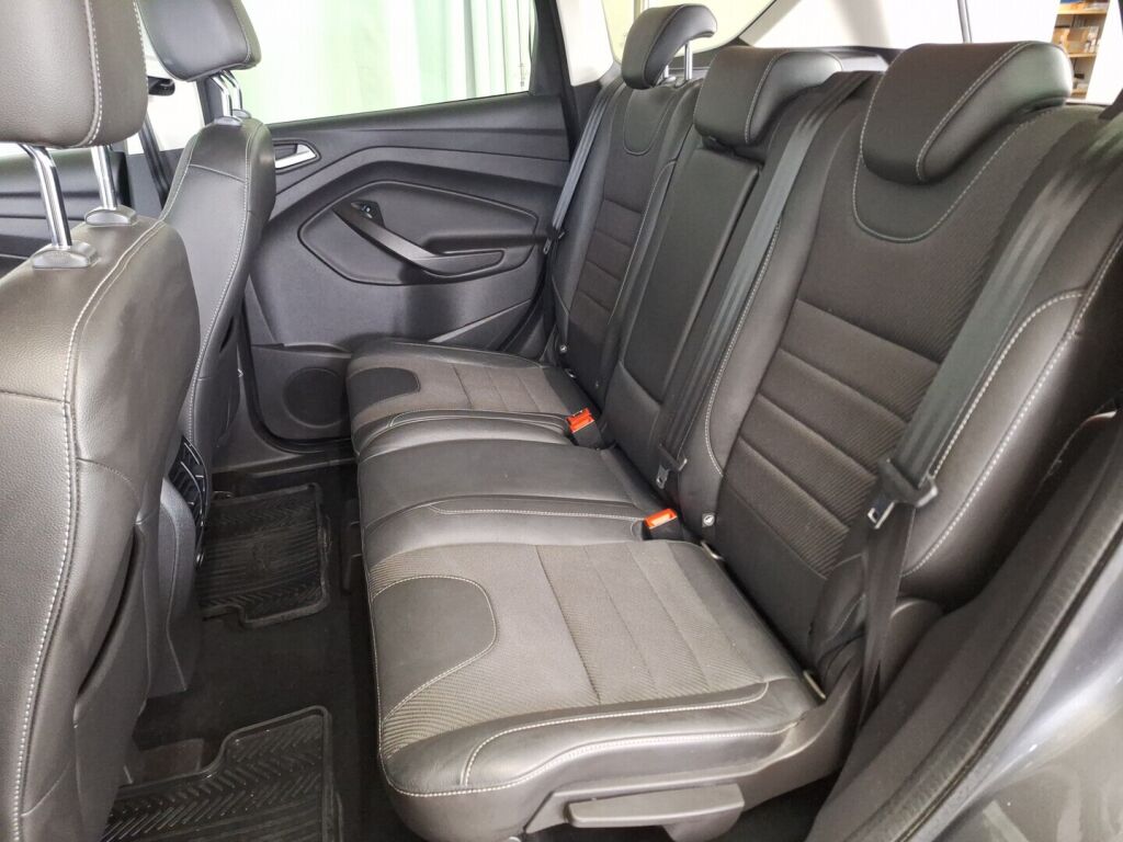 Ford Kuga 2016 Harmaa