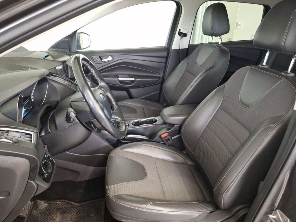 Ford Kuga 2016 Harmaa