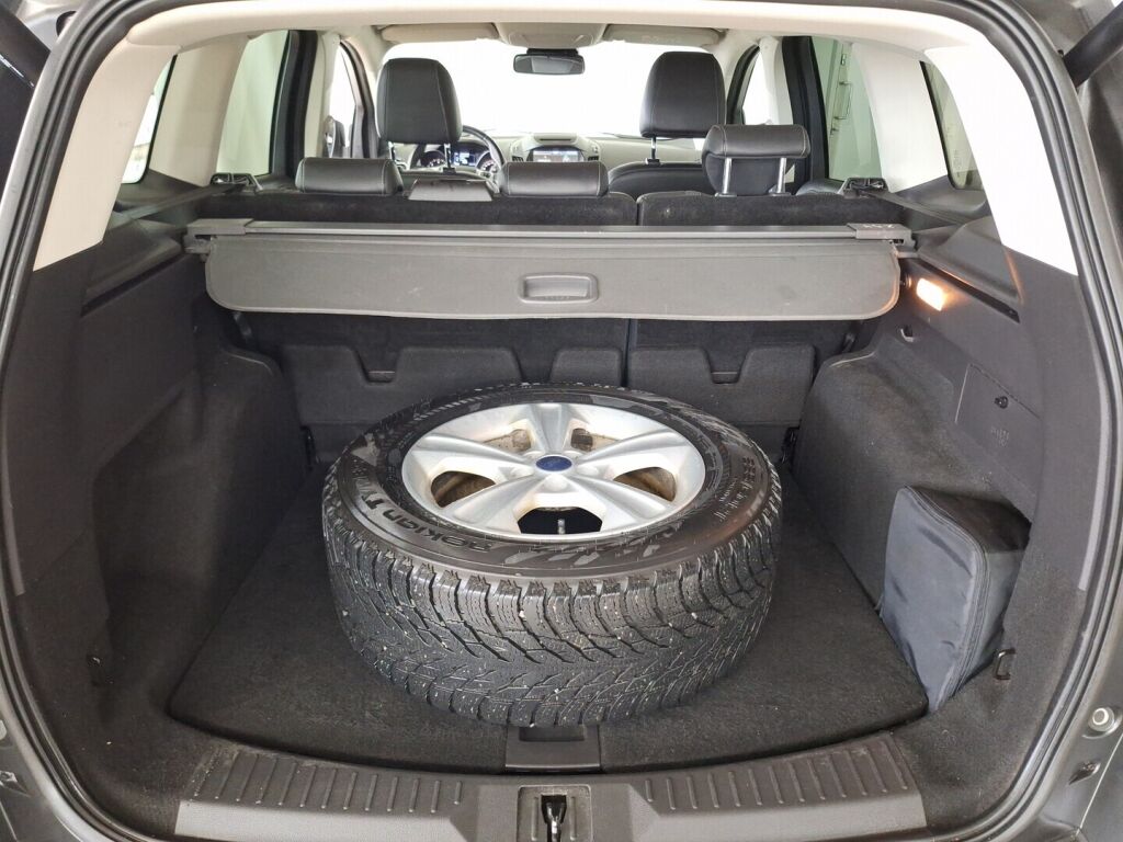 Ford Kuga 2016 Harmaa