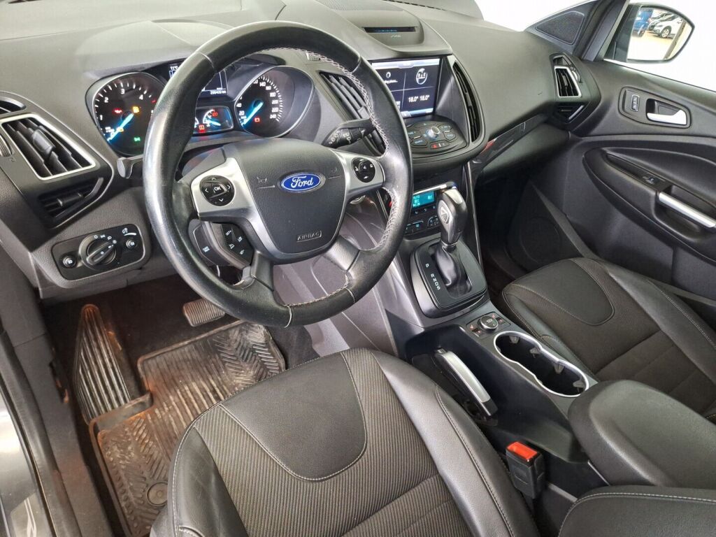 Ford Kuga 2016 Harmaa