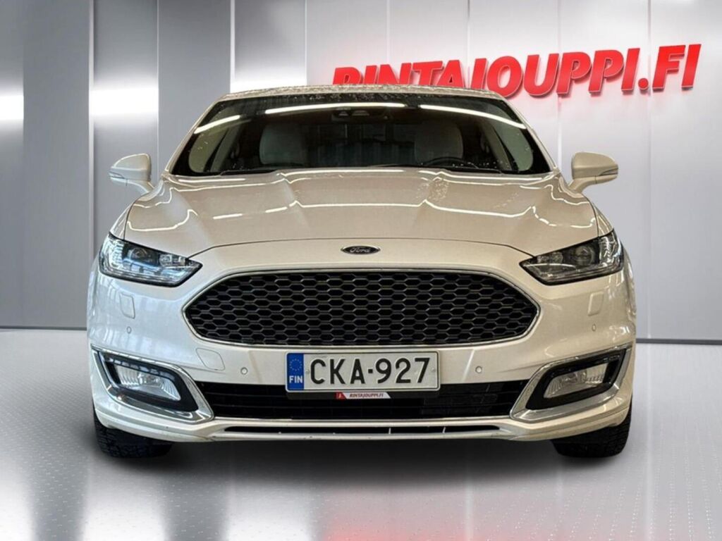 Ford Mondeo Vignale 2015 White Platinum (metallinhohto Valkoinen)