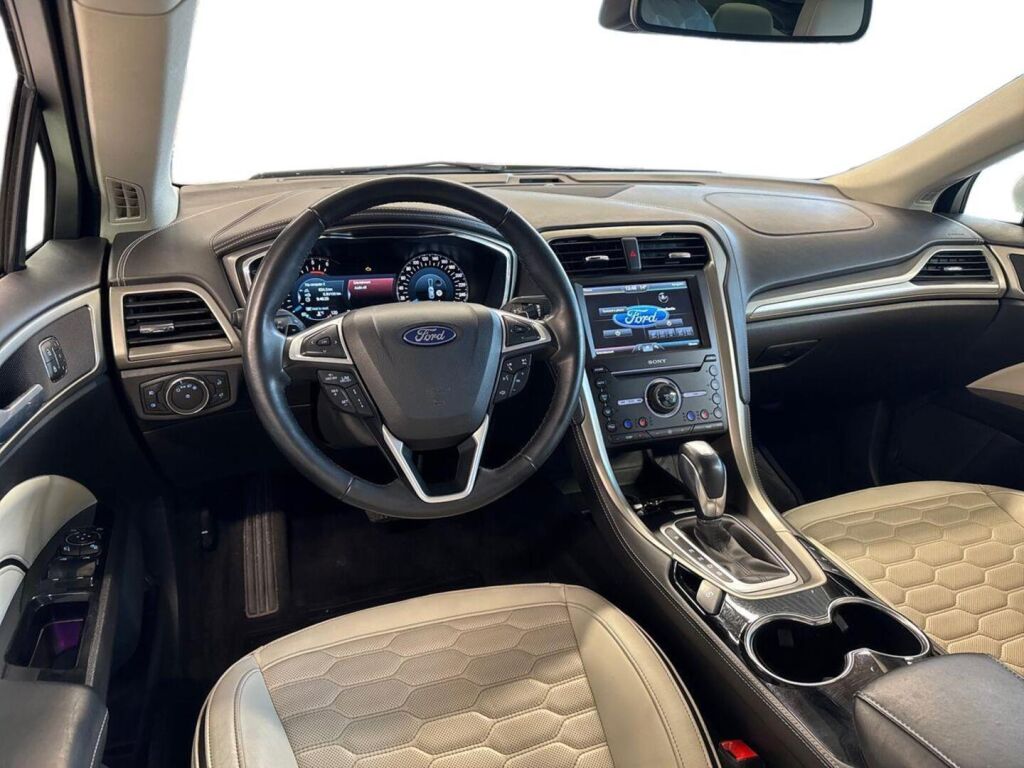 Ford Mondeo Vignale 2015 White Platinum (metallinhohto Valkoinen)