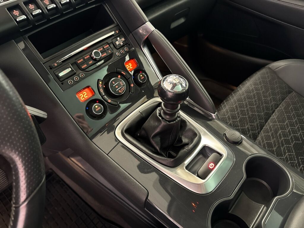 Peugeot 3008 2016 Musta