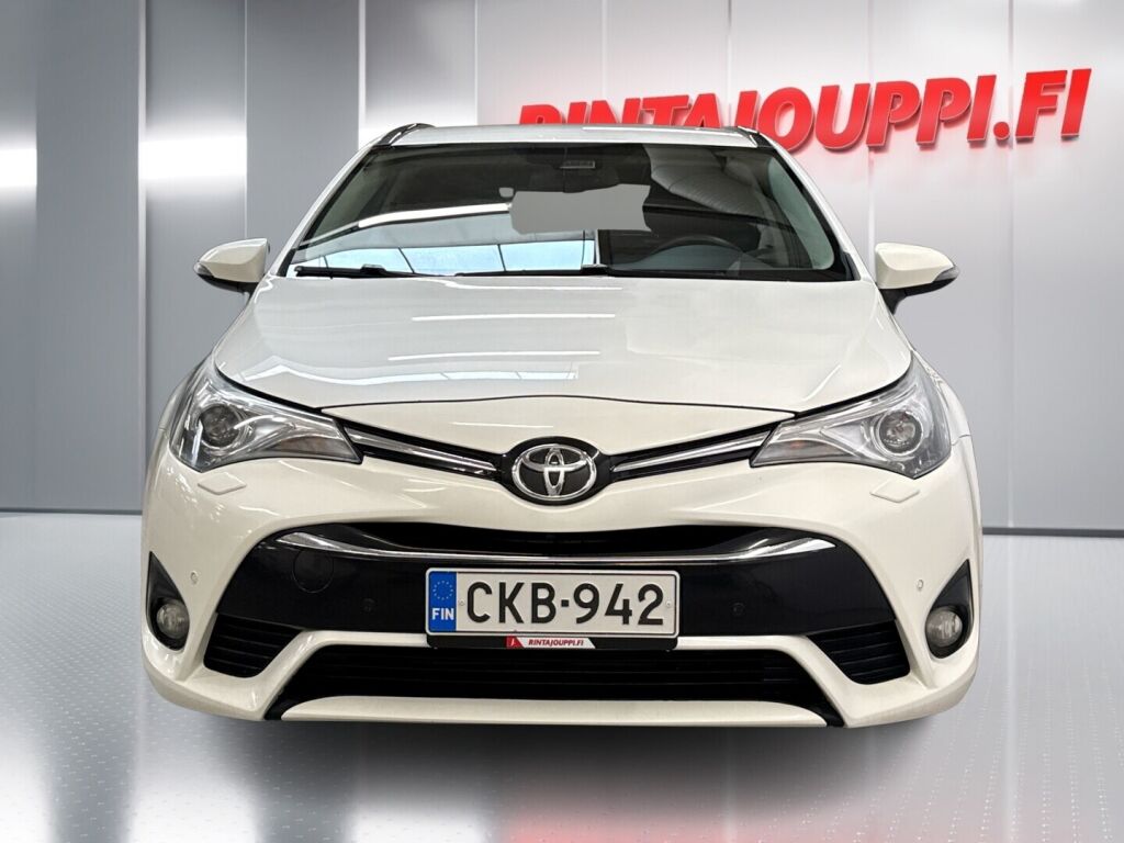 Toyota Avensis 2015 Valkoinen