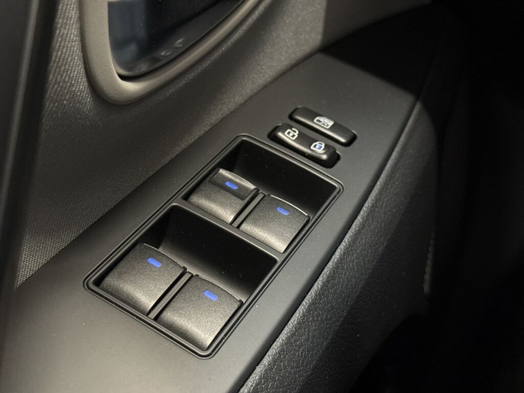 Toyota Avensis 2015 Valkoinen