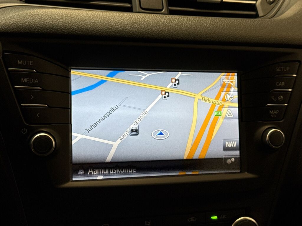 Toyota Avensis 2015 Valkoinen