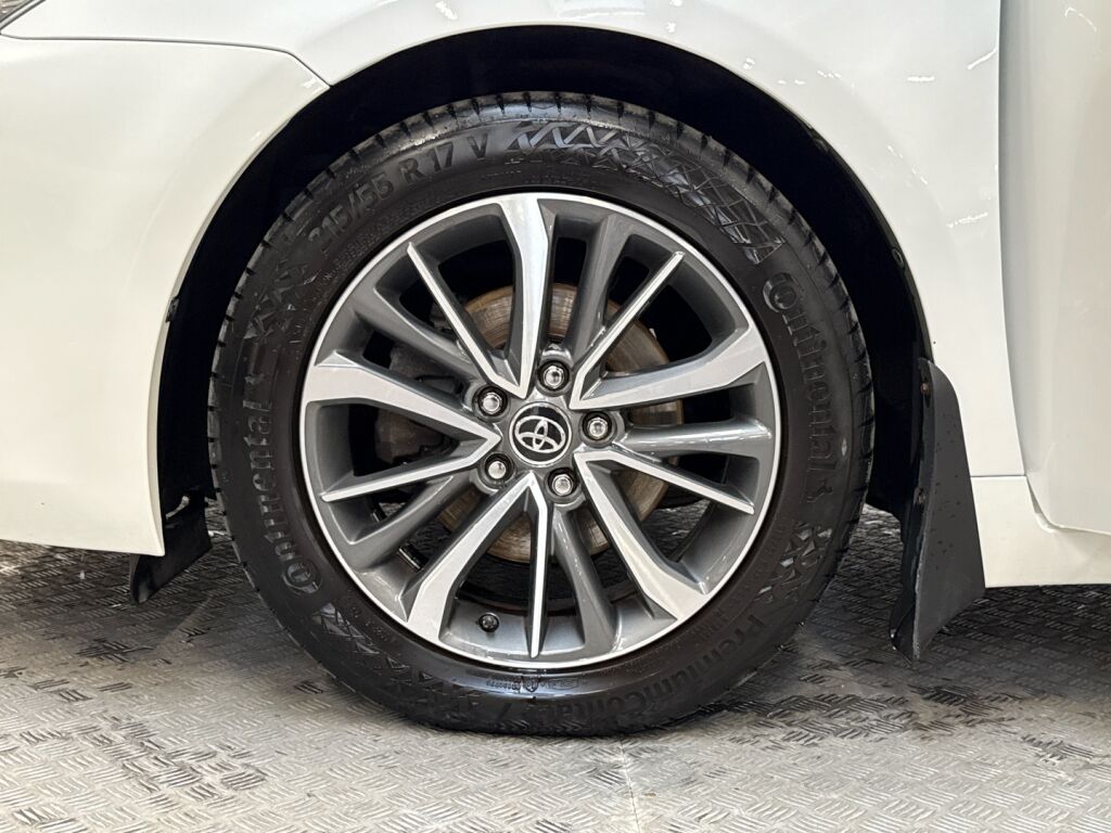 Toyota Avensis 2015 Valkoinen