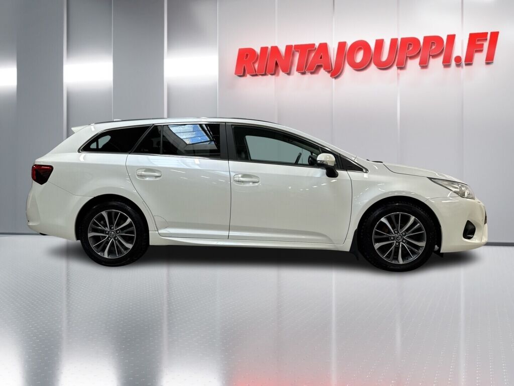 Toyota Avensis 2015 Valkoinen