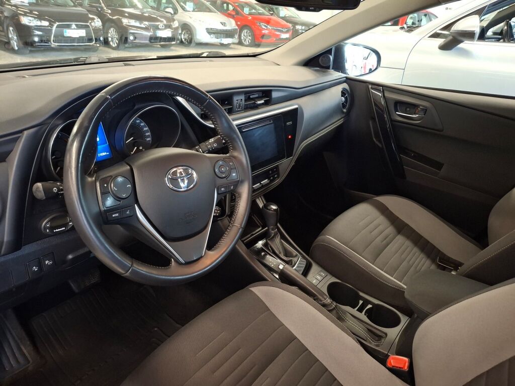 Toyota Auris 2016 Ruskea (beige)