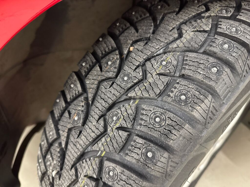 Volkswagen Golf 2016 Punainen