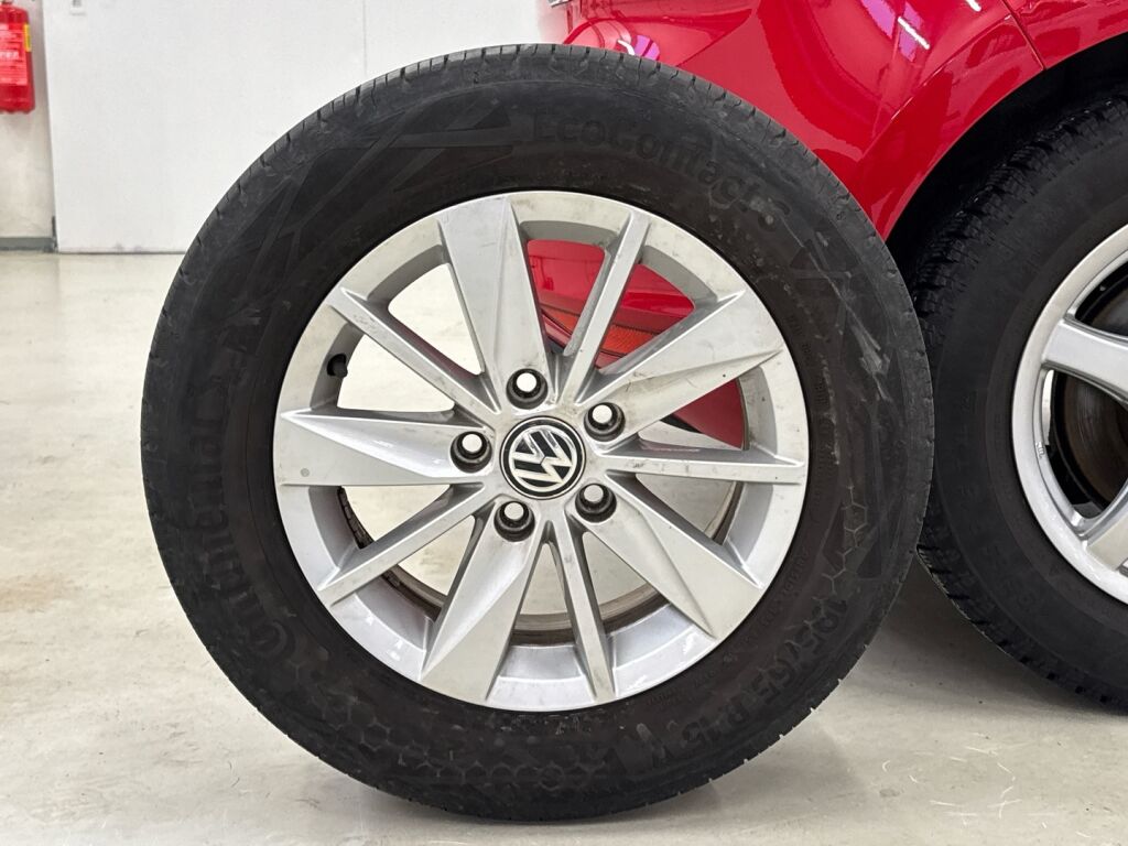 Volkswagen Golf 2016 Punainen