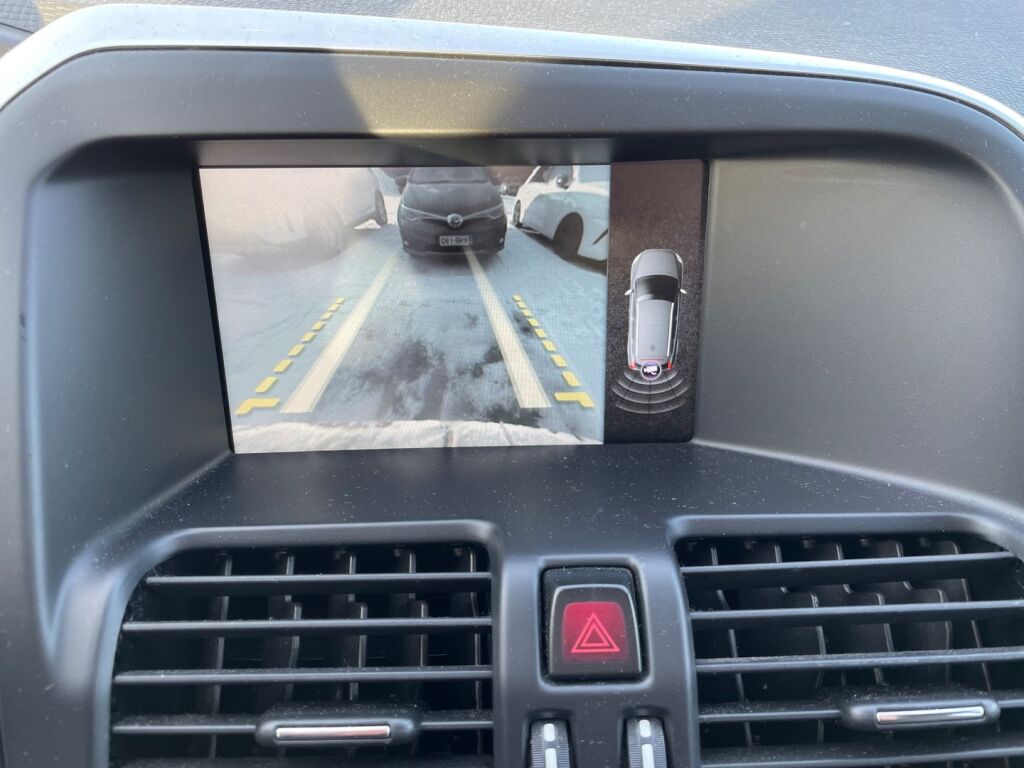 Volvo XC60 2015 Punainen