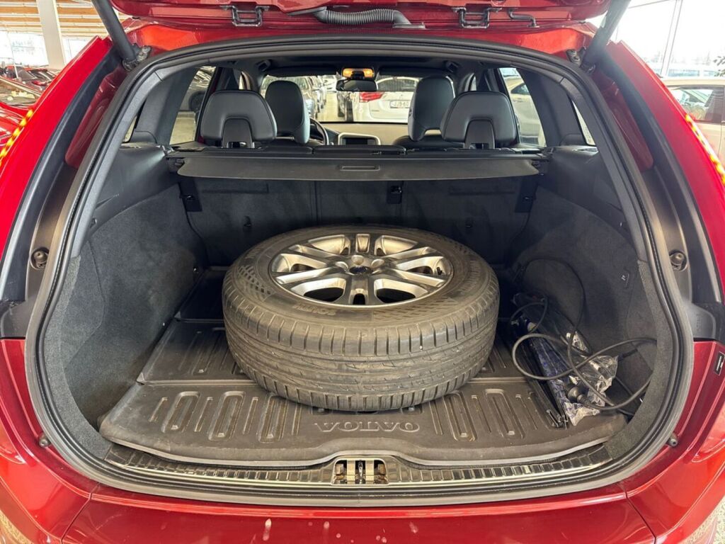 Volvo XC60 2015 Punainen