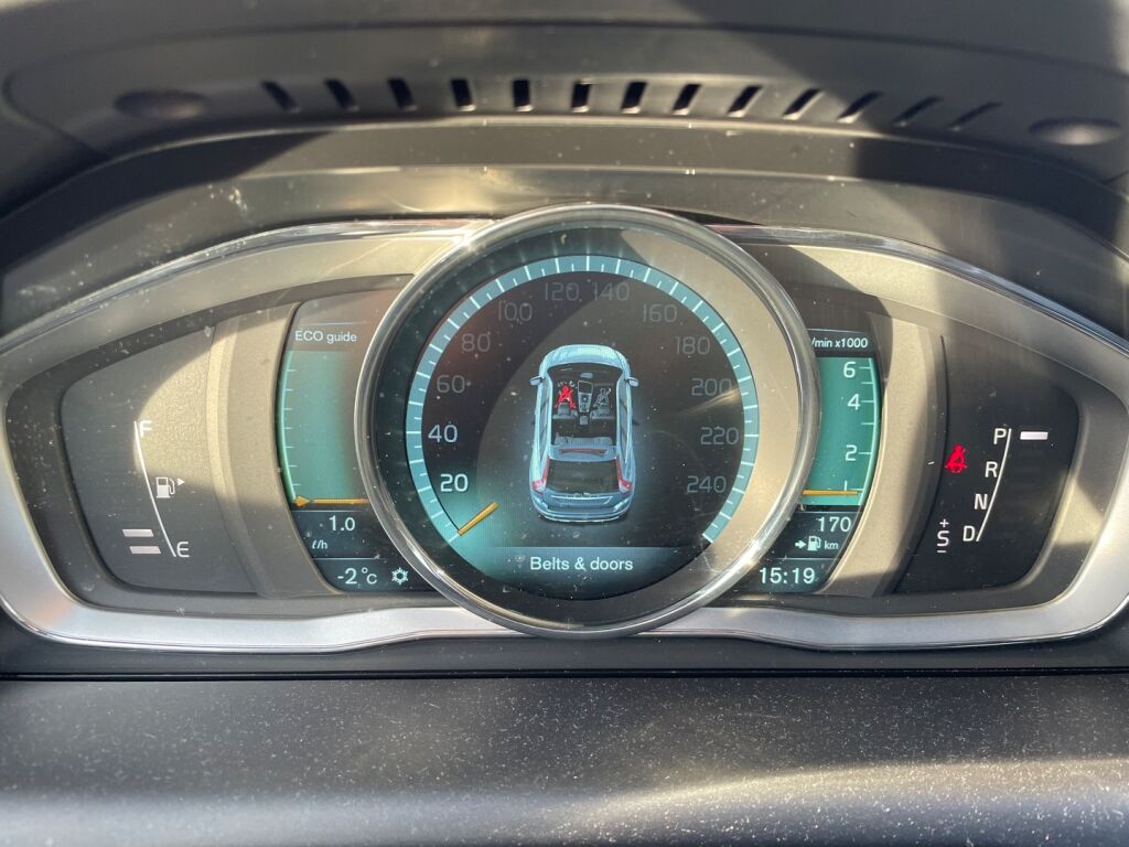 Volvo XC60 2015 Punainen